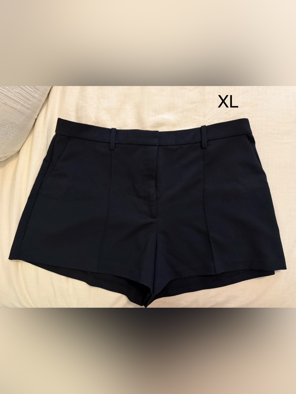 Abercrombie Women's Black Tailored High-Rise Shorts - Size XL